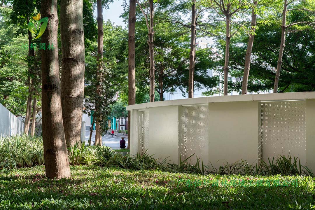 東山少爺南廣場社區(qū)公園綠化工程實(shí)景圖