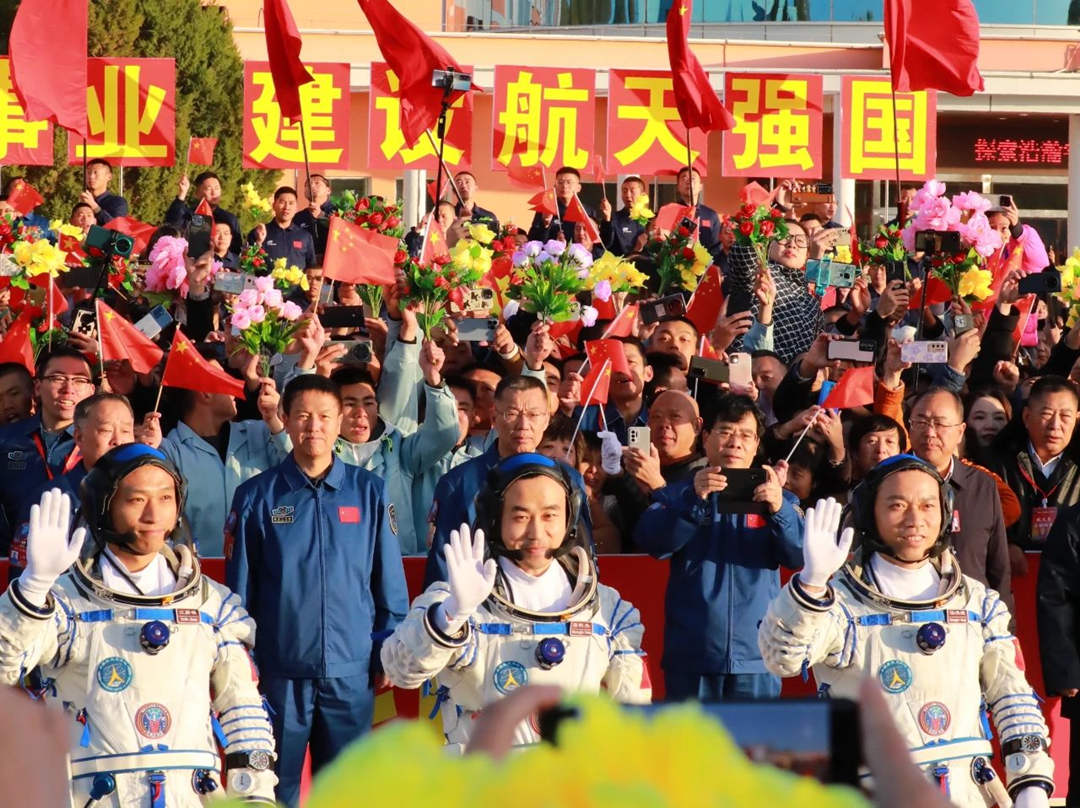神十七乘組，領(lǐng)命出征！